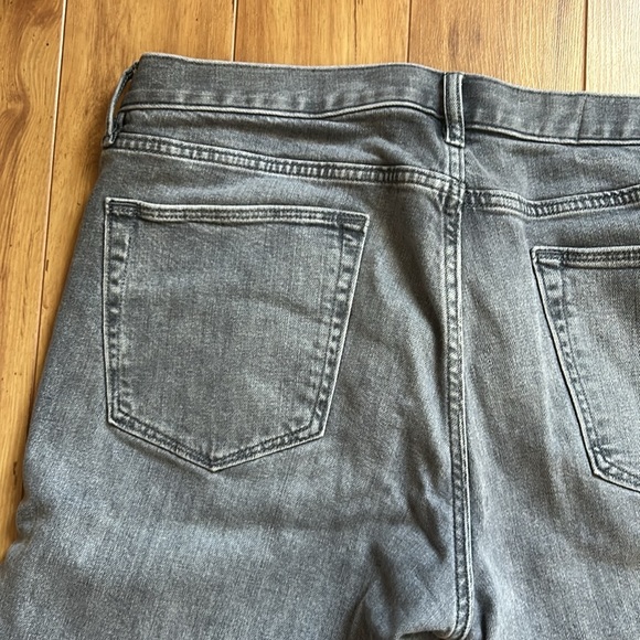 Banana Republic Men’s Grey Denim Jeans Pants 36x30 Athletic Tapered Fit - Picture 5 of 6
